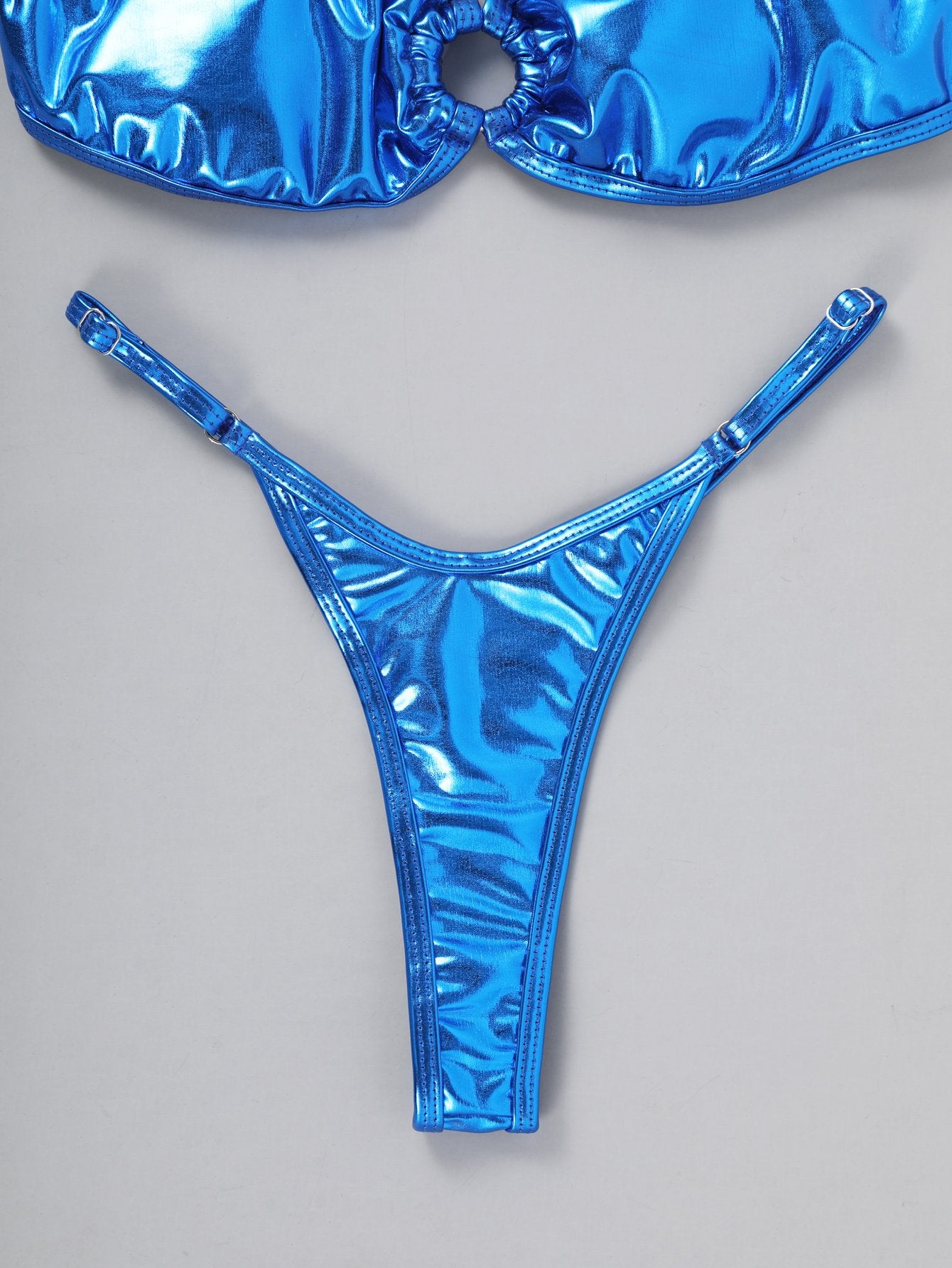 Women Metallic Ring Linked Bandeau Thong Bikini Swimsuit bottom details