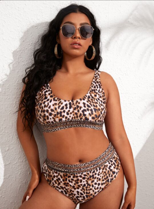 Leopard bikini model show